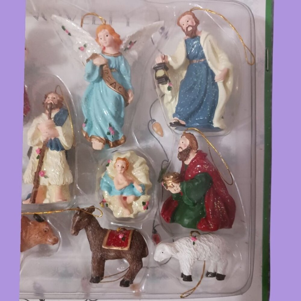12-Piece Nativity Scene Set With Hanging Strings & Detailed Figurines For Christ - Picture 4 of 6